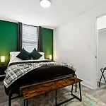 15 Bedrooms In The Heart Of Nola Apartment *
