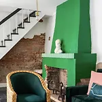 Chic Near The Lower French Quarter Apartment *