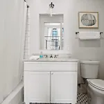 Hotel 4br Gem On Gravier Close To Dining & Souvenirs *