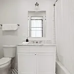 Hotel 4br Gem On Gravier Close To Dining & Souvenirs New Orleans