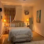 The Happy House 4*