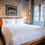 The Celestine Hotel 4*