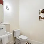 The Mary Beth & Gallery Apartment