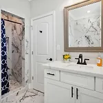 Brand New 5br, Outdoor Seating, Parking New Orleans