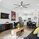 Holiday home Brand New 5br, Outdoor Seating, Parking New Orleans