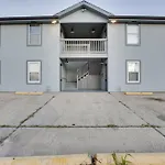 Walk To Restaurants And Markets Peaceful Nola Apt