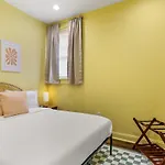 Sun Petals Chic 3bed 3 Mins To Superdome & Cbd Holiday home New Orleans