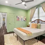 Holiday home Sun Petals Chic 3bed 3 Mins To Superdome & Cbd