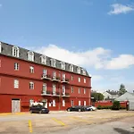 Le Richelieu Hotel In The French Quarter