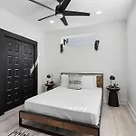 Quiet And Cozy Place
