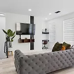 Quiet And Cozy Place