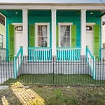 Stylish Renovated Shotgun Home Near French Quarter