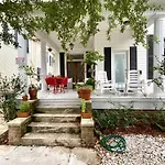 Historic Garden District!