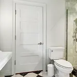 Perle Aparthotel New Orleans