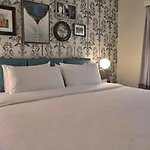Royal St. Charles Hotel 3*