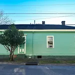 Marais Victorian - Steps To French Qtr