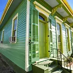 Marais Victorian - Steps To French Qtr