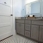St Philip Gem 5 Bed-5 Bath Steps To Fq - Monthly Holiday home