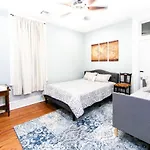 Elysian Historic - 4 Bed-4 Ensuite Baths Holiday home