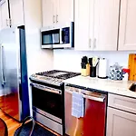 Apartment Governors - 2 Bedroom - Steps To Fq *