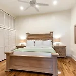 Apartment Spacious 3br Downtown In