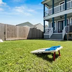 Luxe 3Br Huge Backyard & Balcony, Walk To Dome