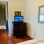 Charming Creole Cottage 2 Blocks Across Rampart St From French Quarter