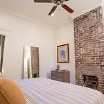 New Orleans Home Close To All The Action