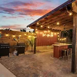 Sleeps 24-Spacious Suites Near Fq W Pool