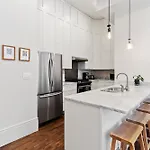 4-Br Hotel Suite Near Bourbon St
