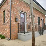 Walk To Streetcar And Dining Modern Nola Home Base!