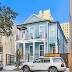 Hosteeva Stunning 4 Bedroom Condo W Pool Steps To St Charles Ave