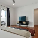 Aparthotel Roami At Factors Row 4*