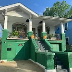 Mid City 2 Br- Beautiful, Renovated Arts & Crafts Flat