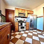 Mid City 2 Br- Beautiful, Renovated Arts & Crafts Flat