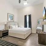 Stunning Close To French Quarter *