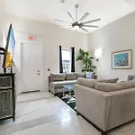 Apartment Stunning Close To French Quarter *
