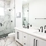 Luxe New Construction In Quiet Neighborhood Holiday home New Orleans