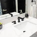 Luxe New Construction In Quiet Neighborhood Holiday home