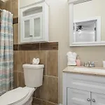 Apartment Stunning Near French Quarter