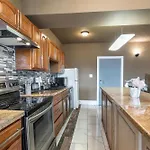 Apartment Stunning Near French Quarter