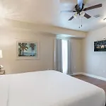 Spacious And Fully Furnished Condo Near St. Charles