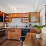 Cute 2bed 1bath, 7blocks From French Q, Steps To Jazz Venues, Free Gated Pk Include Apartment *
