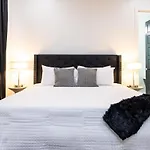 Luxe New Construction In Quiet Neighborhood New Orleans