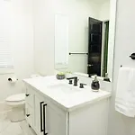 Holiday home Luxe New Construction In Quiet Neighborhood
