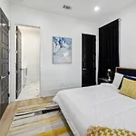 Holiday home Immaculate Superdome Parking Yard Tvs Ensuite New Orleans