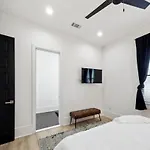 Immaculate Superdome Parking Yard Tvs Ensuite