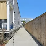 Holiday home Immaculate Superdome Parking Yard Tvs Ensuite *