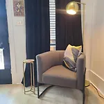 Immaculate Superdome Parking Yard Tvs Ensuite *