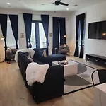 Immaculate Superdome Parking Yard Tvs Ensuite Holiday home New Orleans